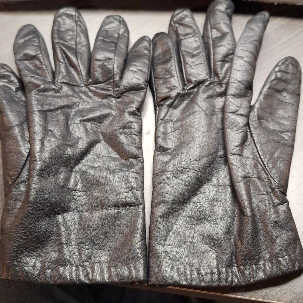 Vintage Black Leather‎ Aris Gloves